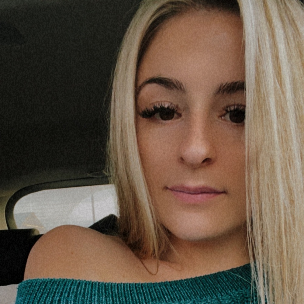 Meet your Posher, Danielle